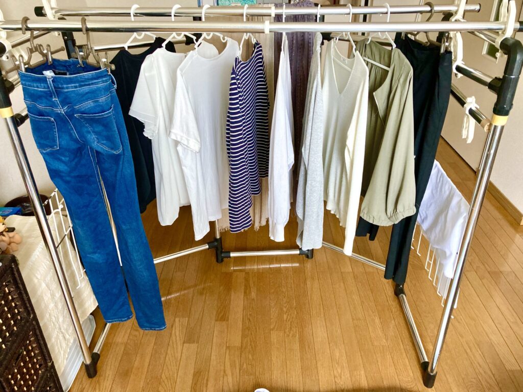 部屋干しの生乾き臭もエアコンで対策